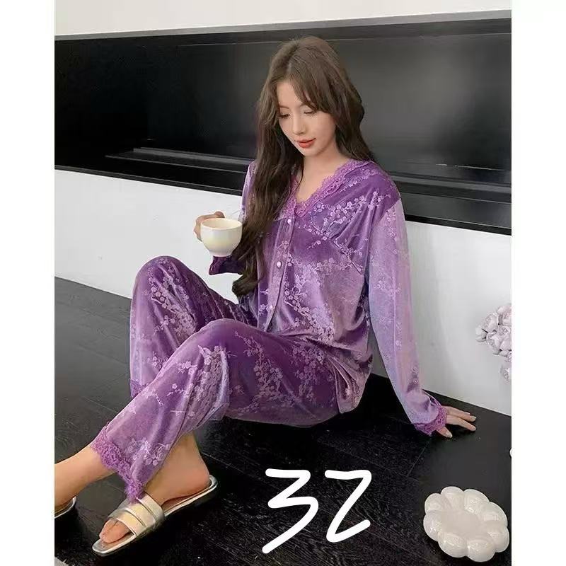 Wholesale Women Lace Autumn and Winter Warm Gold Diamond V-Neck Velvet Long-sleeved Trousers Two-piece Pajamas